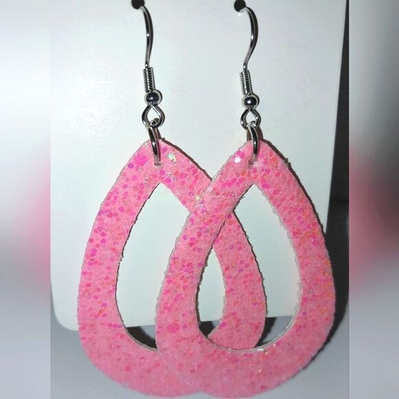 Beautiful bedazzled fashion earrings - Picture 3 of 5